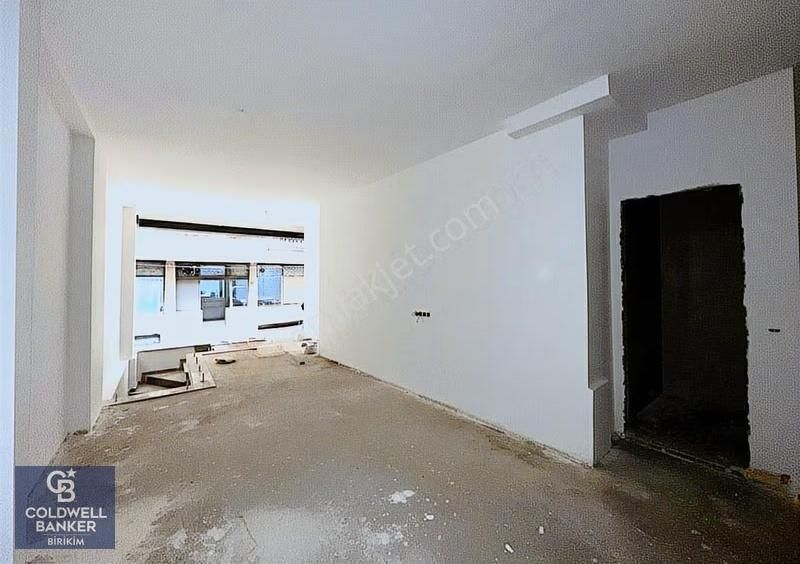 Veliefendi'de Kiralık Geniş Cepheli Ve Depolu 110 M2 Dükkan! - Görsel 2