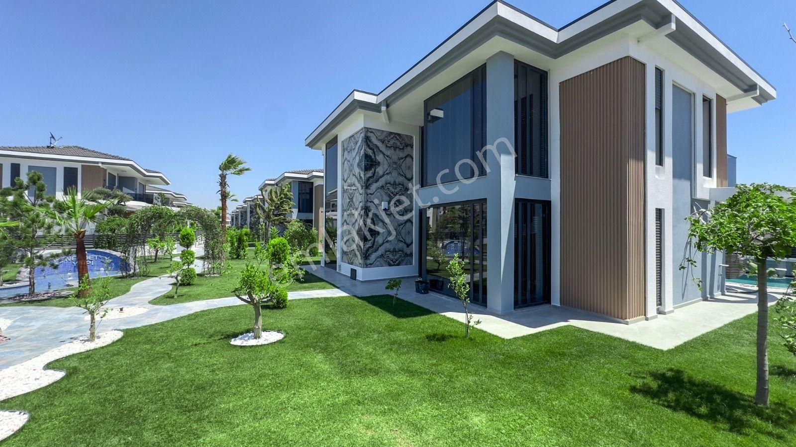 Didimde Ful Akıllı Sistemli 500m2 Arsa İçine 4+1 Havuzlu Ve Bahçeli Tam Müstakil Villamız Satışda - Görsel 20