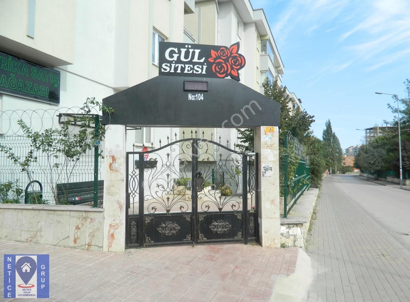 Beşevler Konak Mh Gül Sitesi Ara Kat 151m2 3+1 Kombili Havuzlu - Görsel 23