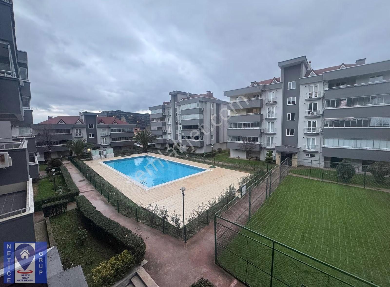 Beşevler Konak Mh Gül Sitesi Ara Kat 151m2 3+1 Kombili Havuzlu