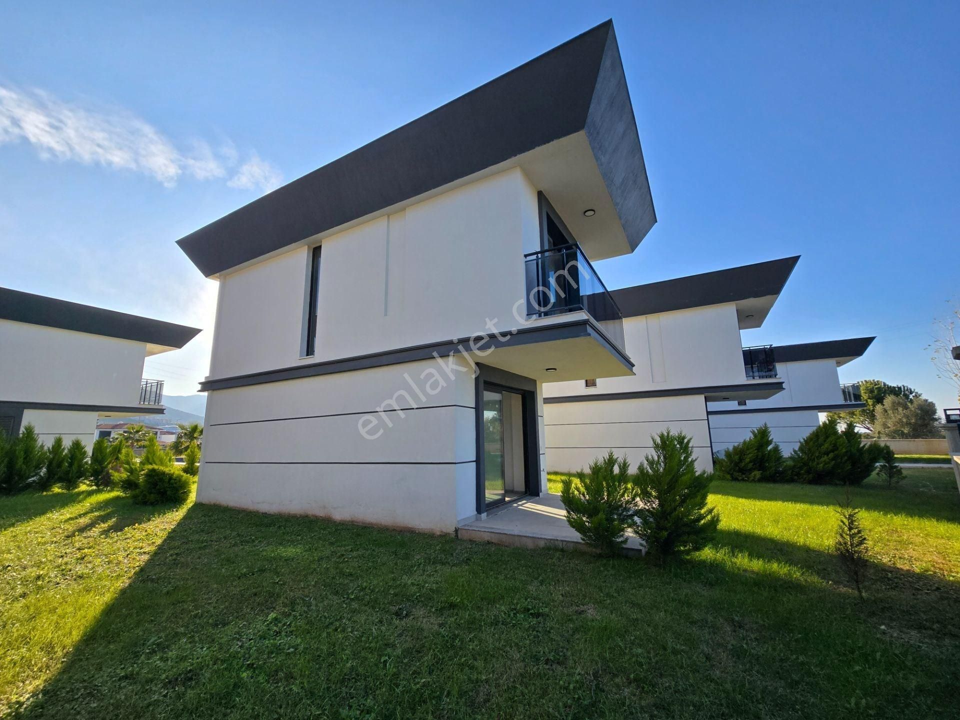 Kuşadası Davutlar Satılık 2+1 Manzaralı Site İçi Müstakil Villa - Görsel 13