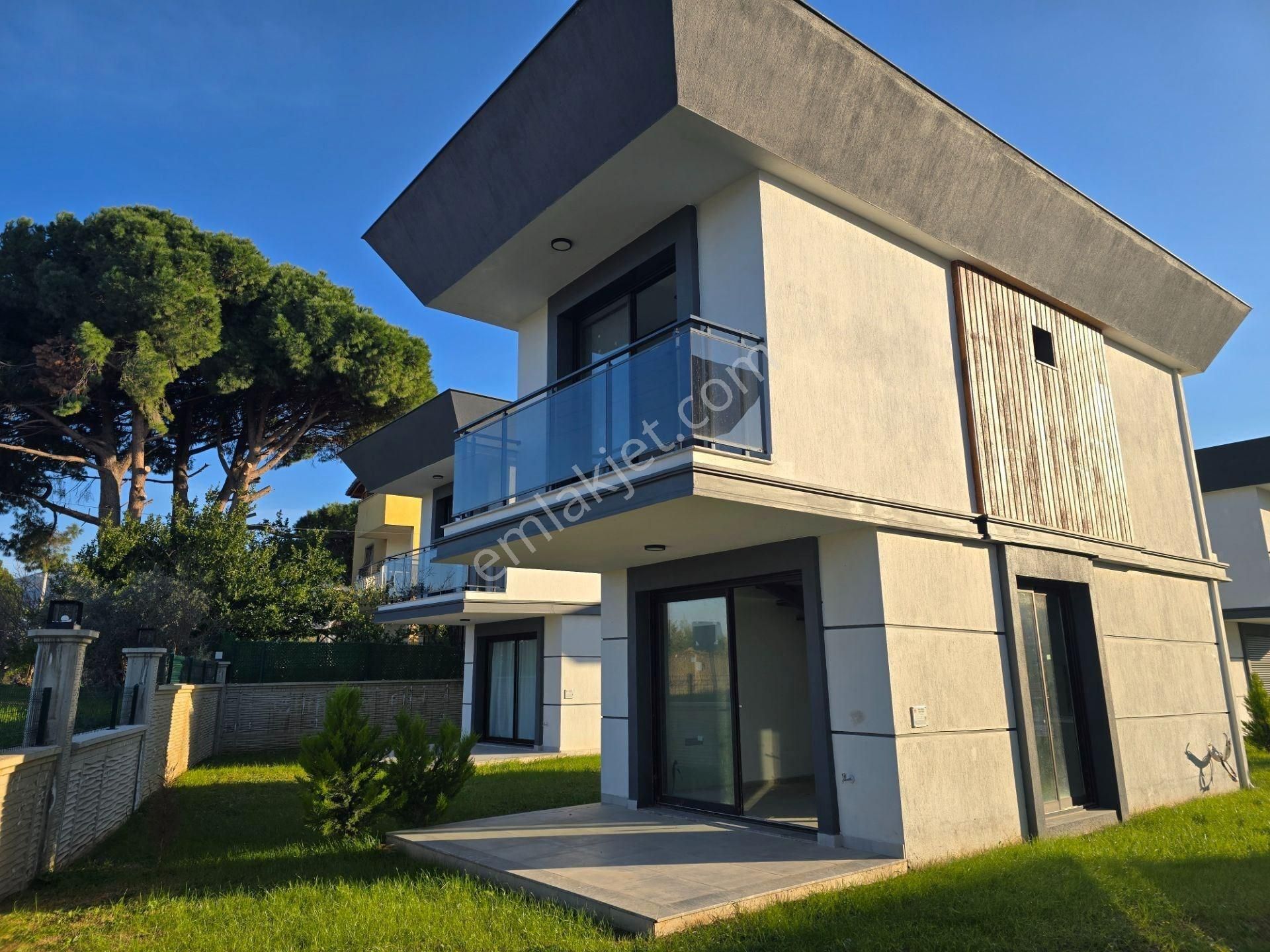 Kuşadası Davutlar Satılık 2+1 Manzaralı Site İçi Müstakil Villa - Görsel 32