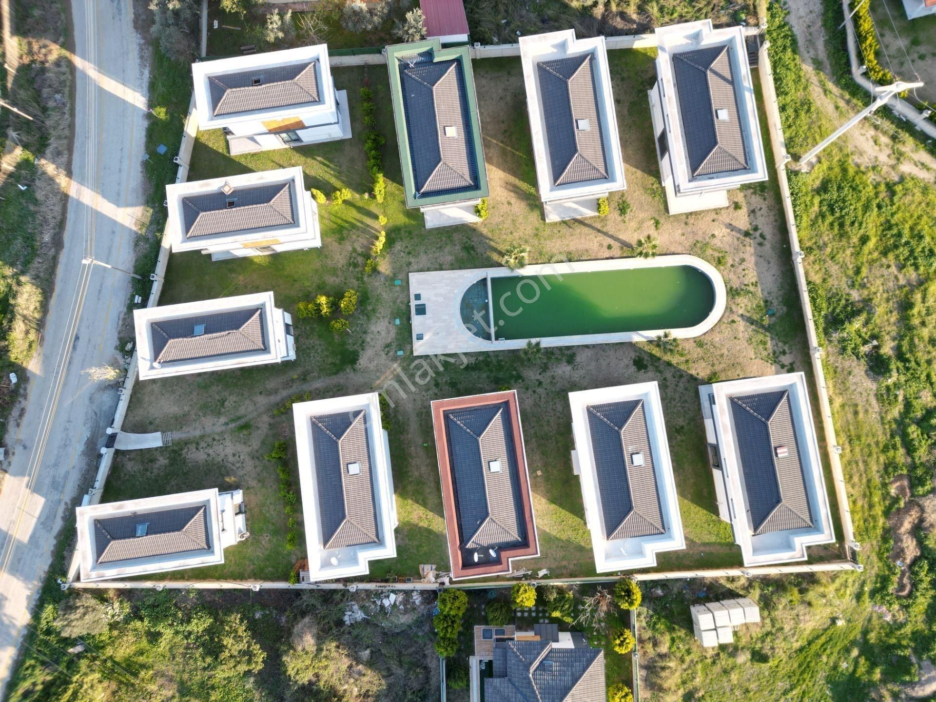 Kuşadası Davutlar Satılık 2+1 Manzaralı Site İçi Müstakil Villa - Görsel 2