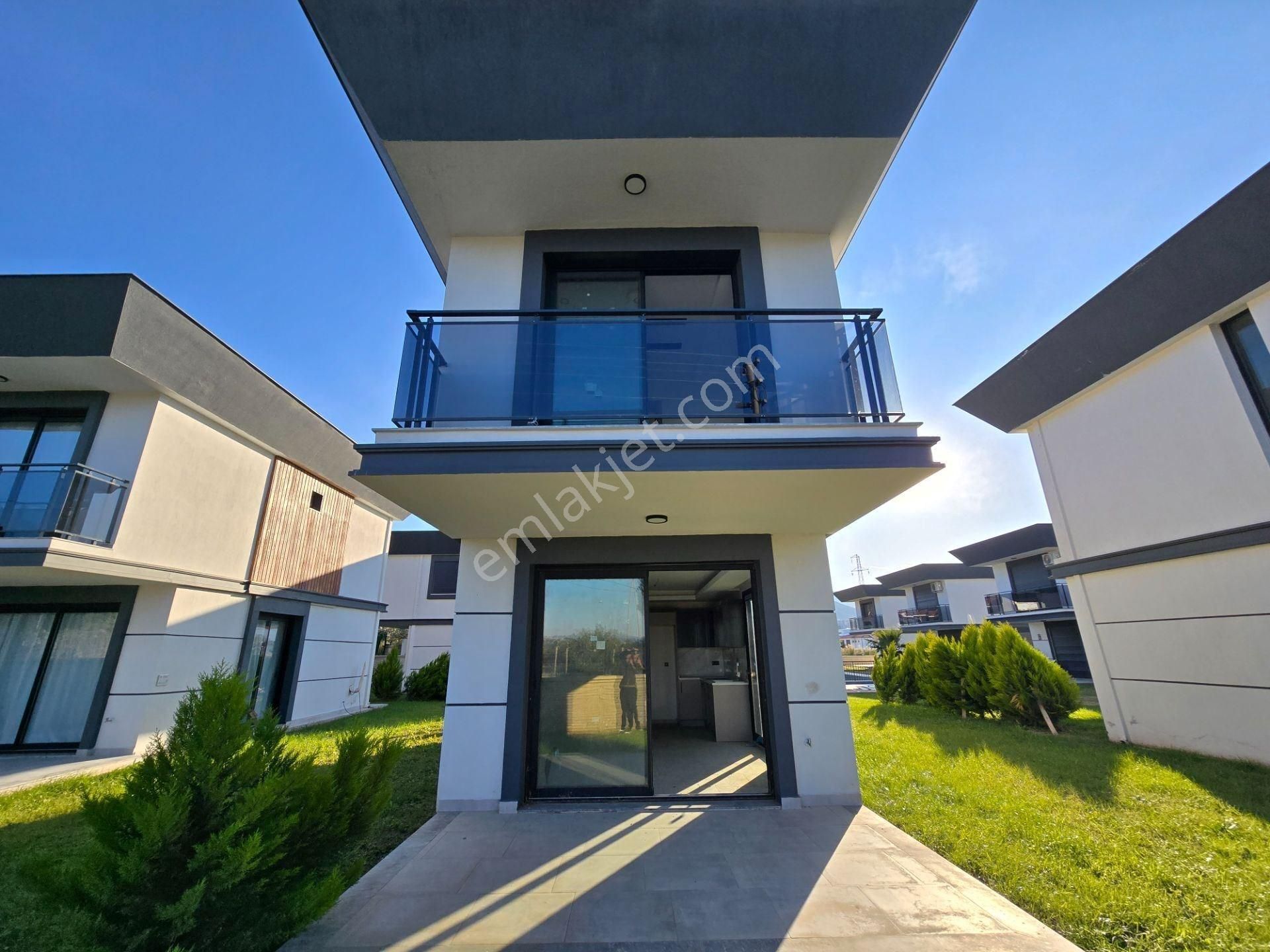 Kuşadası Davutlar Satılık 2+1 Manzaralı Site İçi Müstakil Villa - Görsel 14