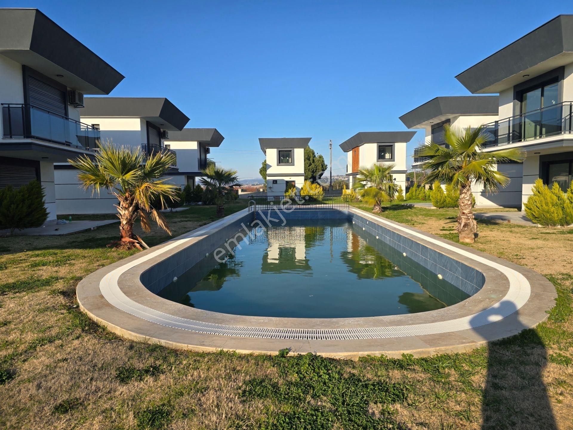 Kuşadası Davutlar Satılık 2+1 Manzaralı Site İçi Müstakil Villa - Görsel 9