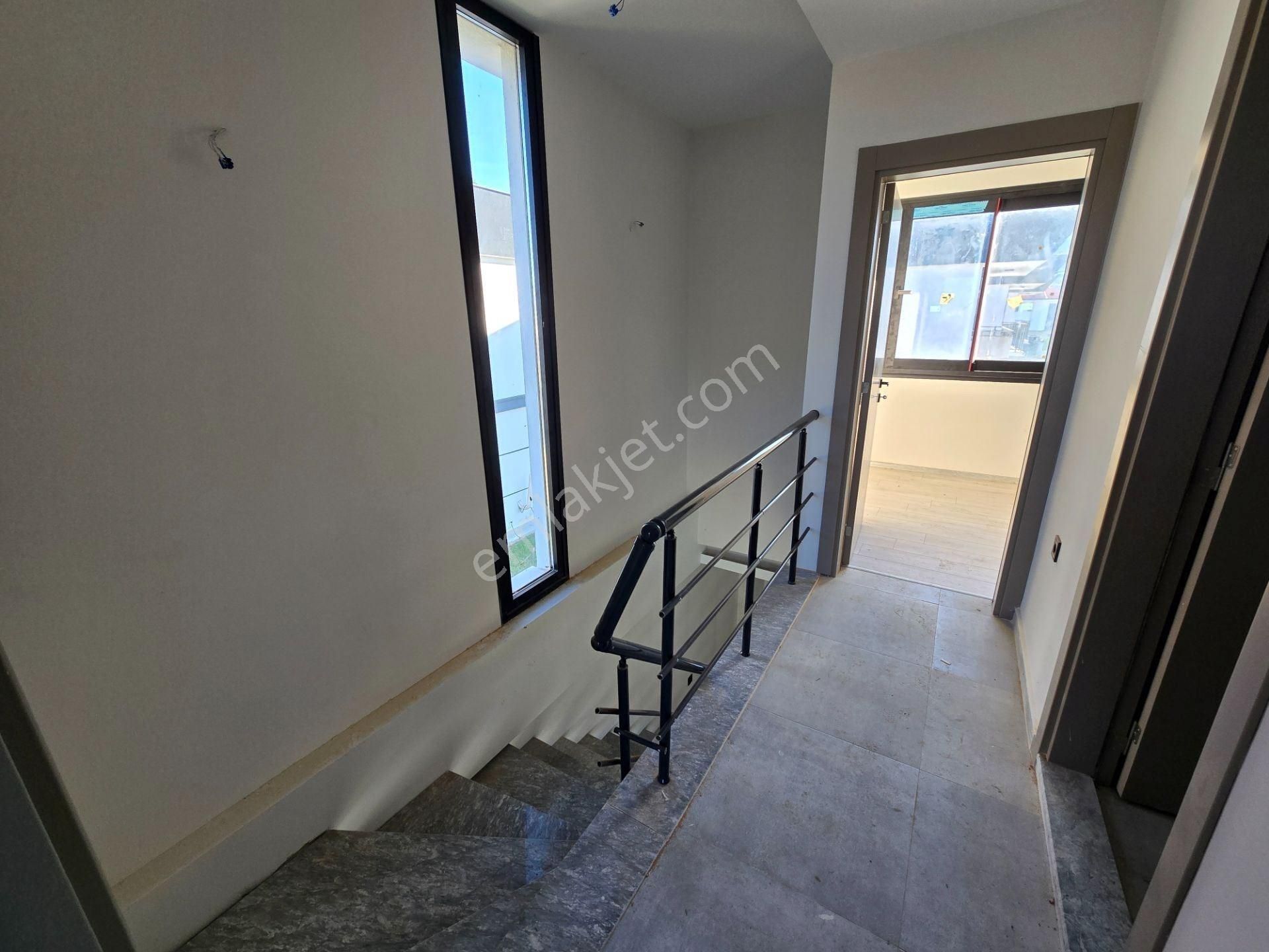 Kuşadası Davutlar Satılık 2+1 Manzaralı Site İçi Müstakil Villa - Görsel 26