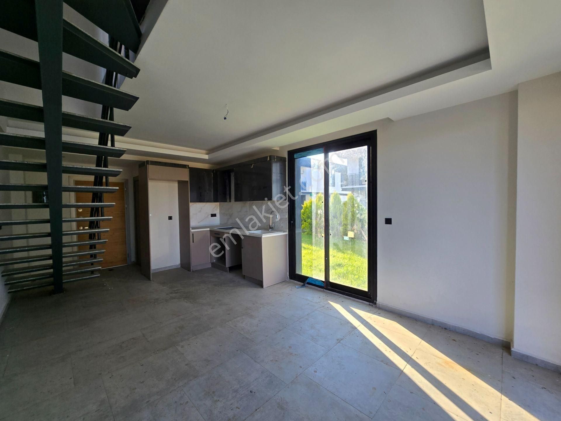 Kuşadası Davutlar Satılık 2+1 Manzaralı Site İçi Müstakil Villa - Görsel 18