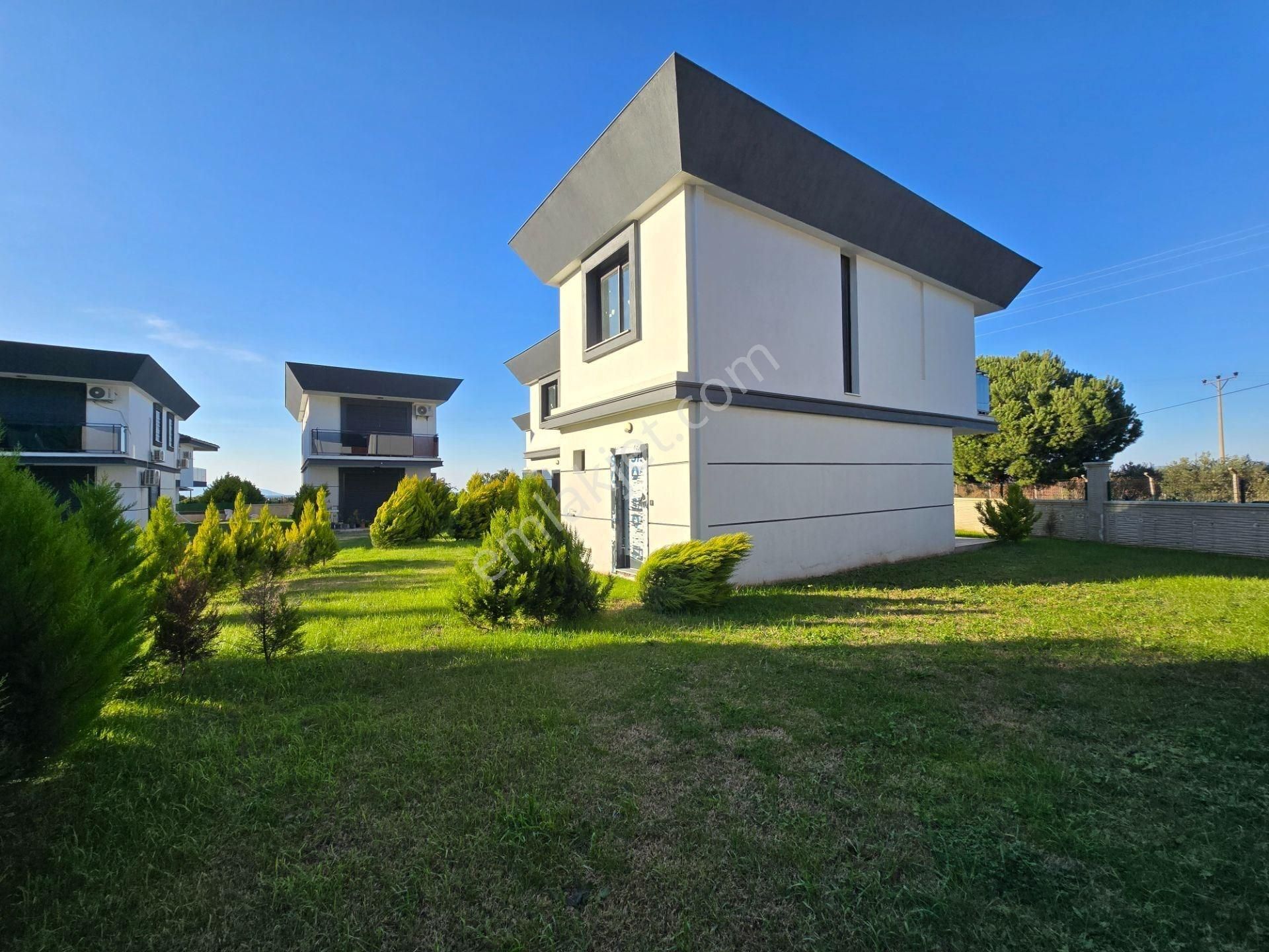 Kuşadası Davutlar Satılık 2+1 Manzaralı Site İçi Müstakil Villa - Görsel 12