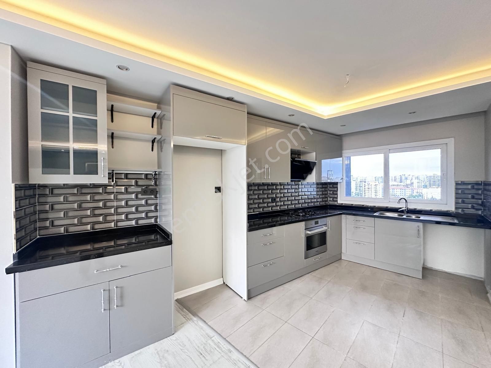 Kıyı Boyu Aydınlar'da Sosyal Aktiviteli Site İçi 7/24 Özel Güvenlikli Fuul+fuul Dublex Daire