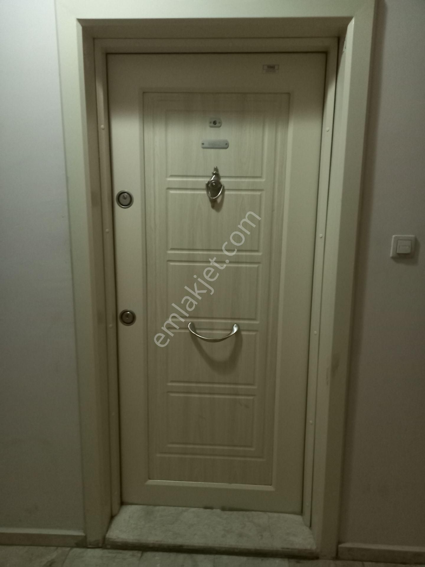 Yenibağlar Mahallesi Hacı Hüsnü Sokak 1+1 Daire