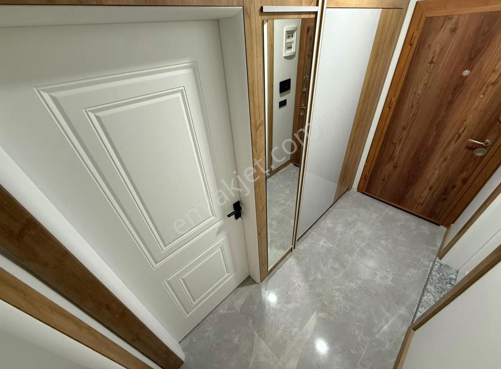 Parladan Zerafeti İle Öne Çıkan Geniş M²'de Sıfır 1+1 Daire - Görsel 29