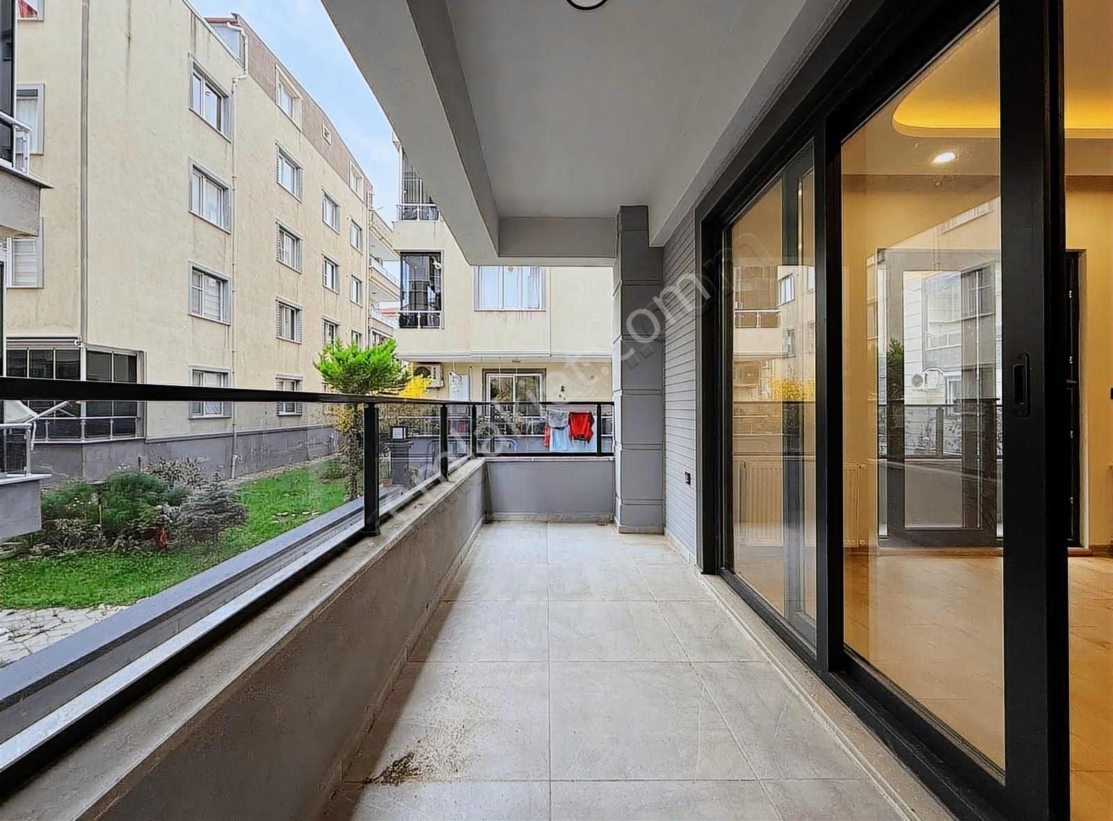 Parladan Zerafeti İle Öne Çıkan Geniş M²'de Sıfır 1+1 Daire - Görsel 16