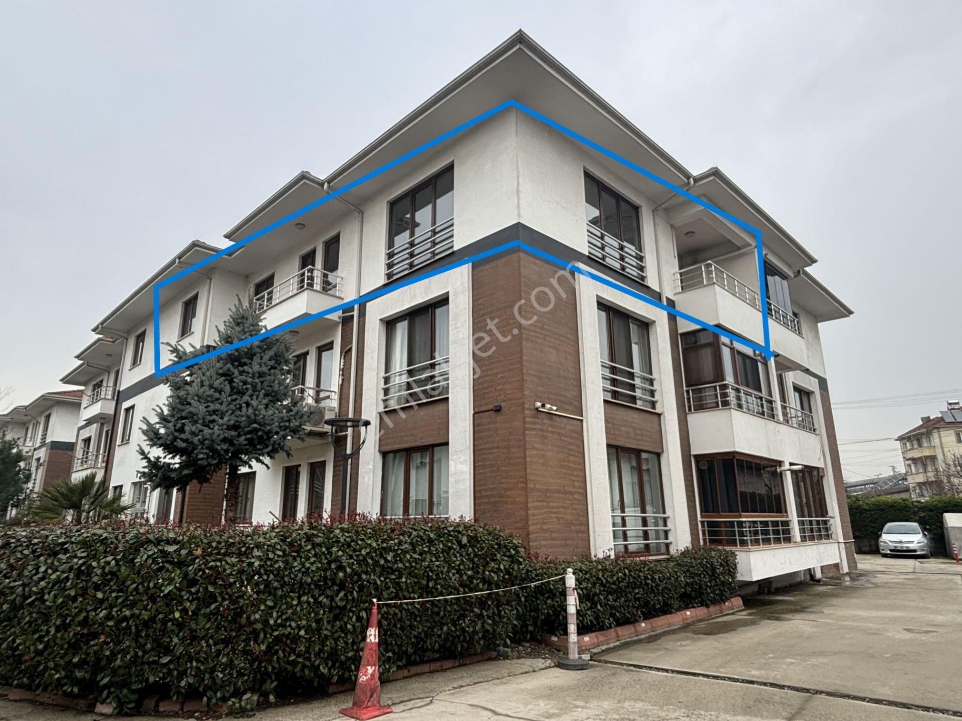 Bir Emlak'tan Uzunmustafa Mah.konak Sitesinde 3+1 Net:140 M2 Kiralık Daire