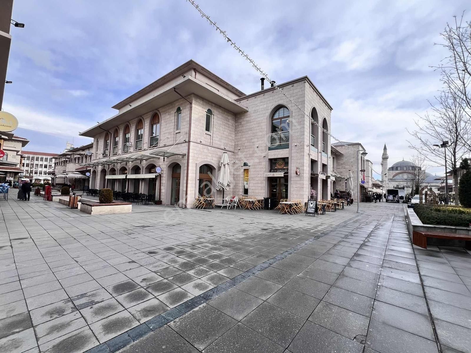 Mevlana Türbe Önü Çarşısı Mükemmel Konumda 20+20 M2 Satılık - Görsel 3