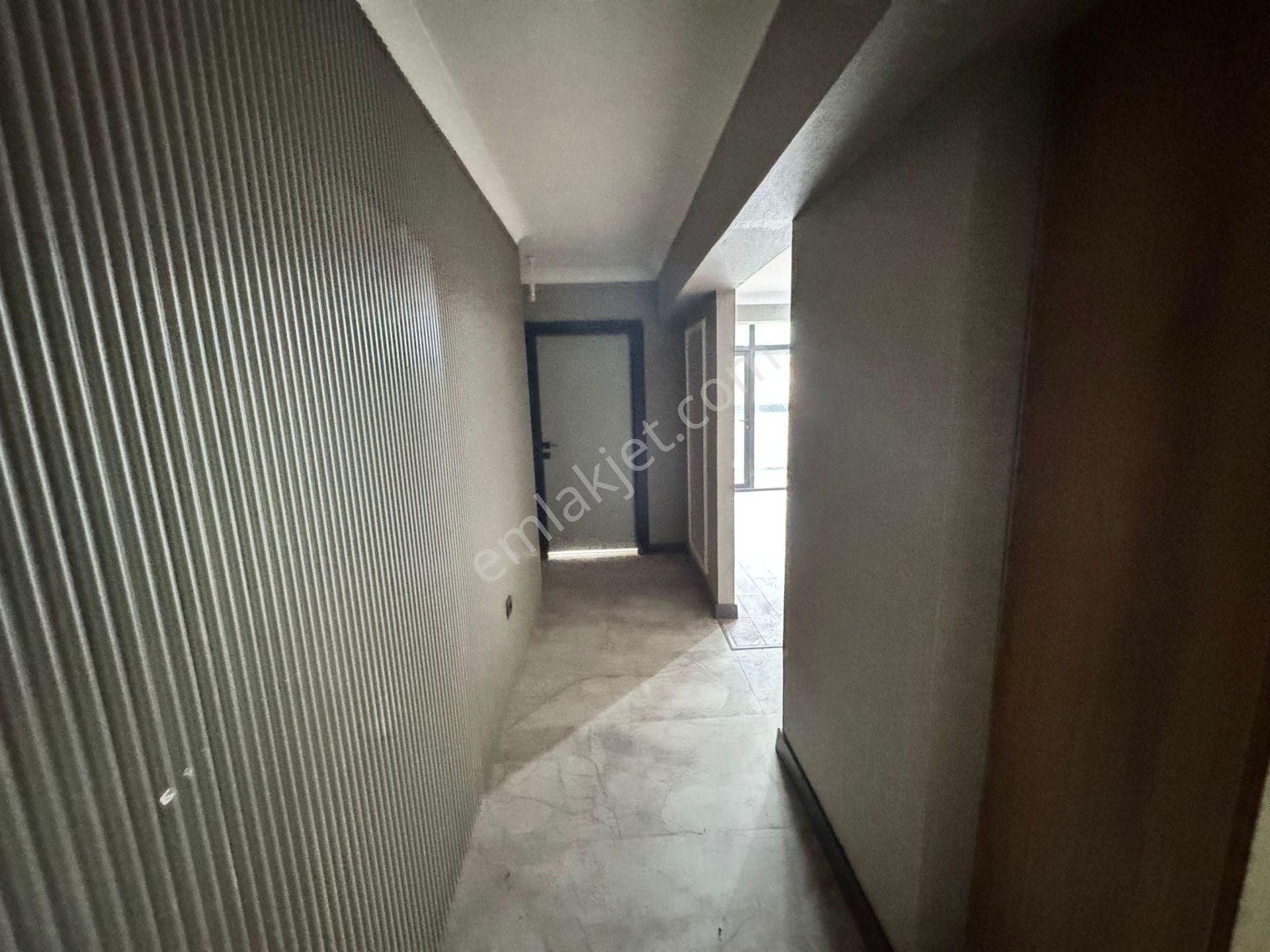 Sanatoryum Cad. Yakını Asansörlü Binada 1+1 Alana 1+1 Hediye - Görsel 12