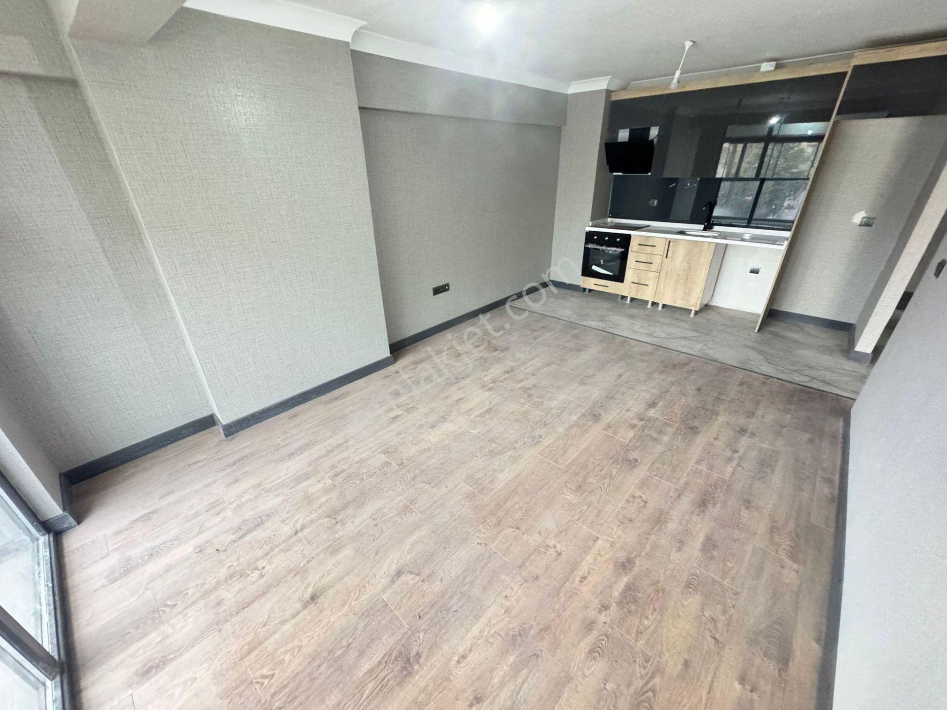 Sanatoryum Cad. Yakını Asansörlü Binada 1+1 Alana 1+1 Hediye - Görsel 3