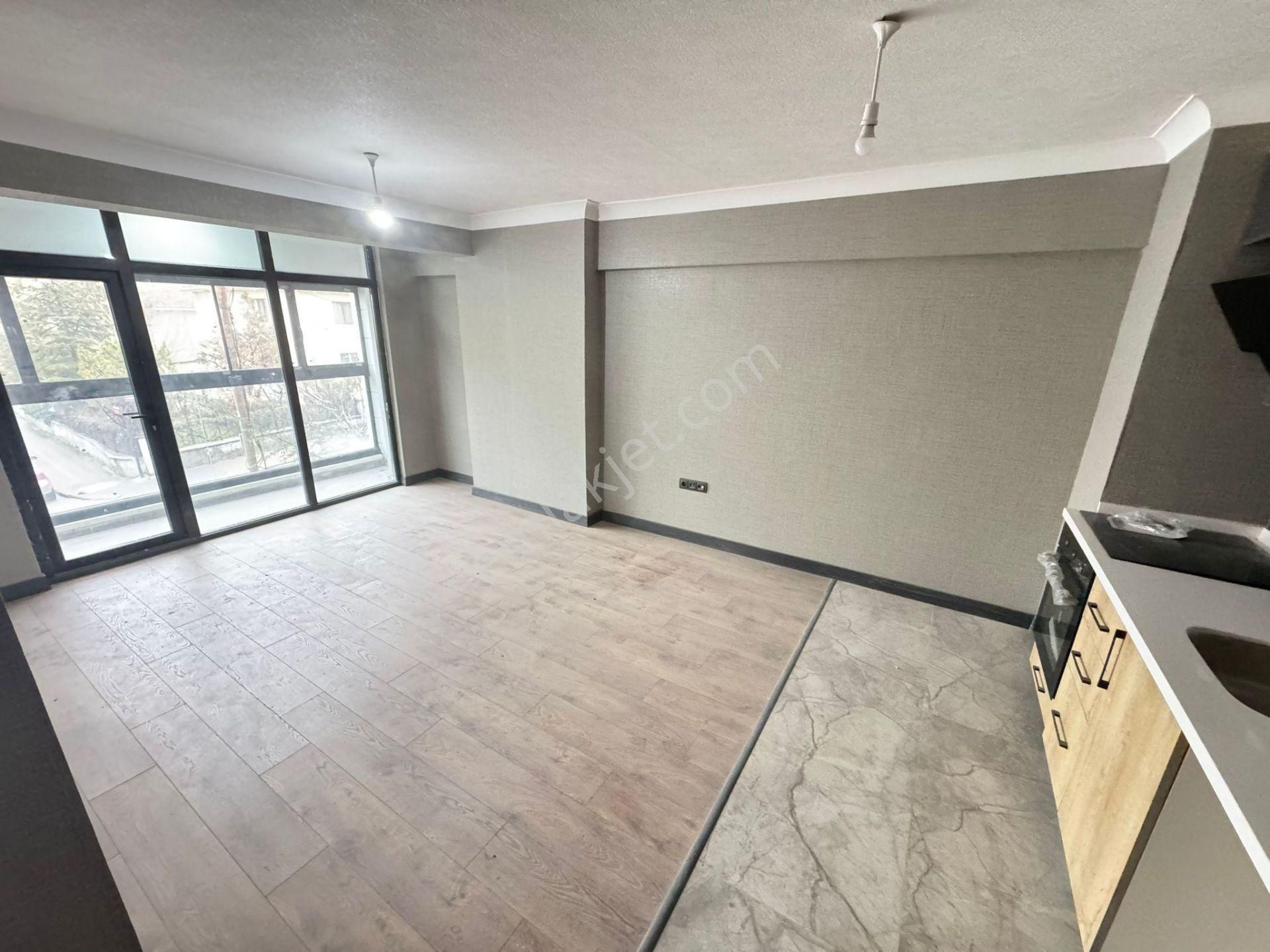 Sanatoryum Cad. Yakını Asansörlü Binada 1+1 Alana 1+1 Hediye