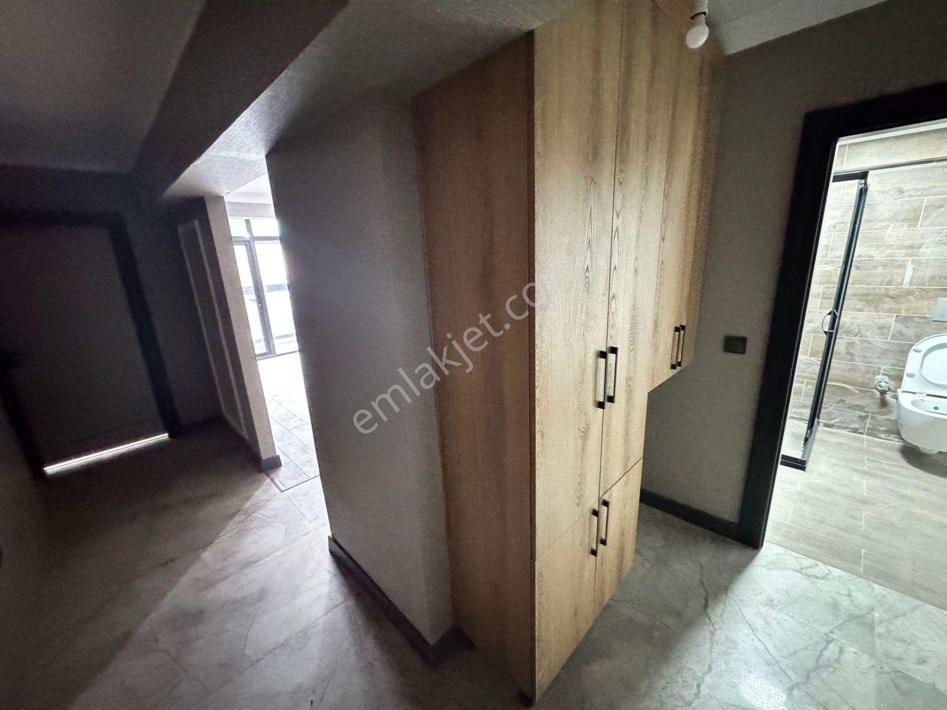 Sanatoryum Cad. Yakını Asansörlü Binada 1+1 Alana 1+1 Hediye - Görsel 13