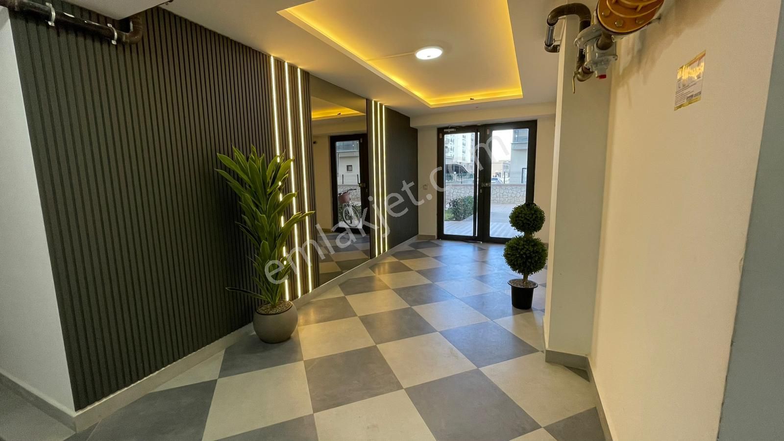 Cumhuriyet Mah 1+1 70 M2 Full Eşyalı Akıllı Ev