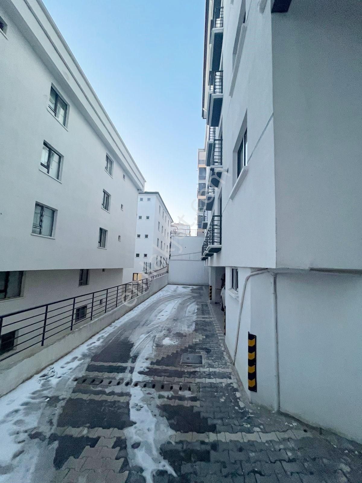 Ankara Keçiörende Eşyalı Satılık Zemin Katta Yeni Bina Güney Cep Yapılı - Görsel 16