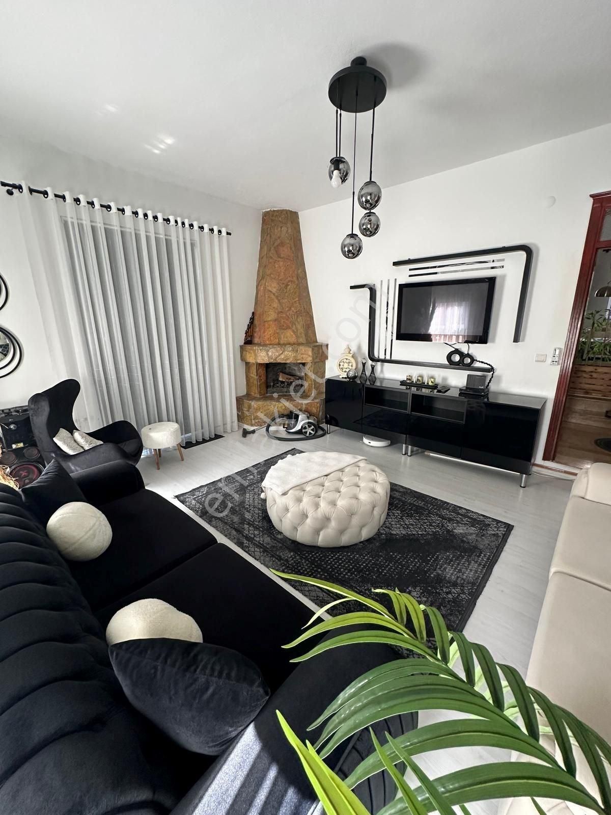 Müjgan Emlaktan Beldibinde Site İçinde Müstakil 3 Katlı Villa - Görsel 12