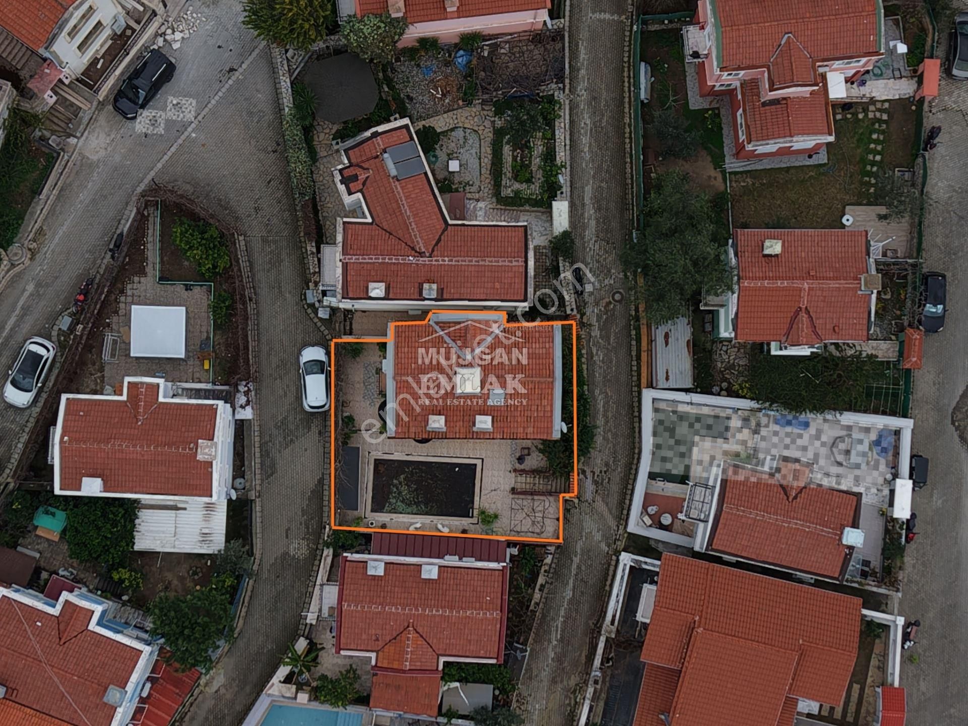 Müjgan Emlaktan Beldibinde Site İçinde Müstakil 3 Katlı Villa - Görsel 3