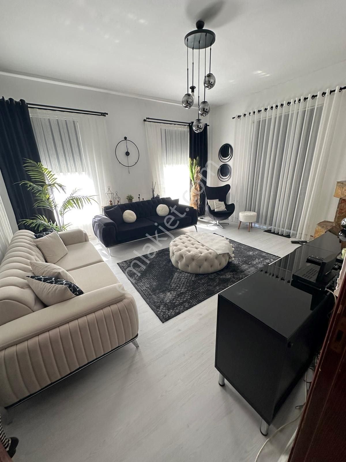 Müjgan Emlaktan Beldibinde Site İçinde Müstakil 3 Katlı Villa - Görsel 11