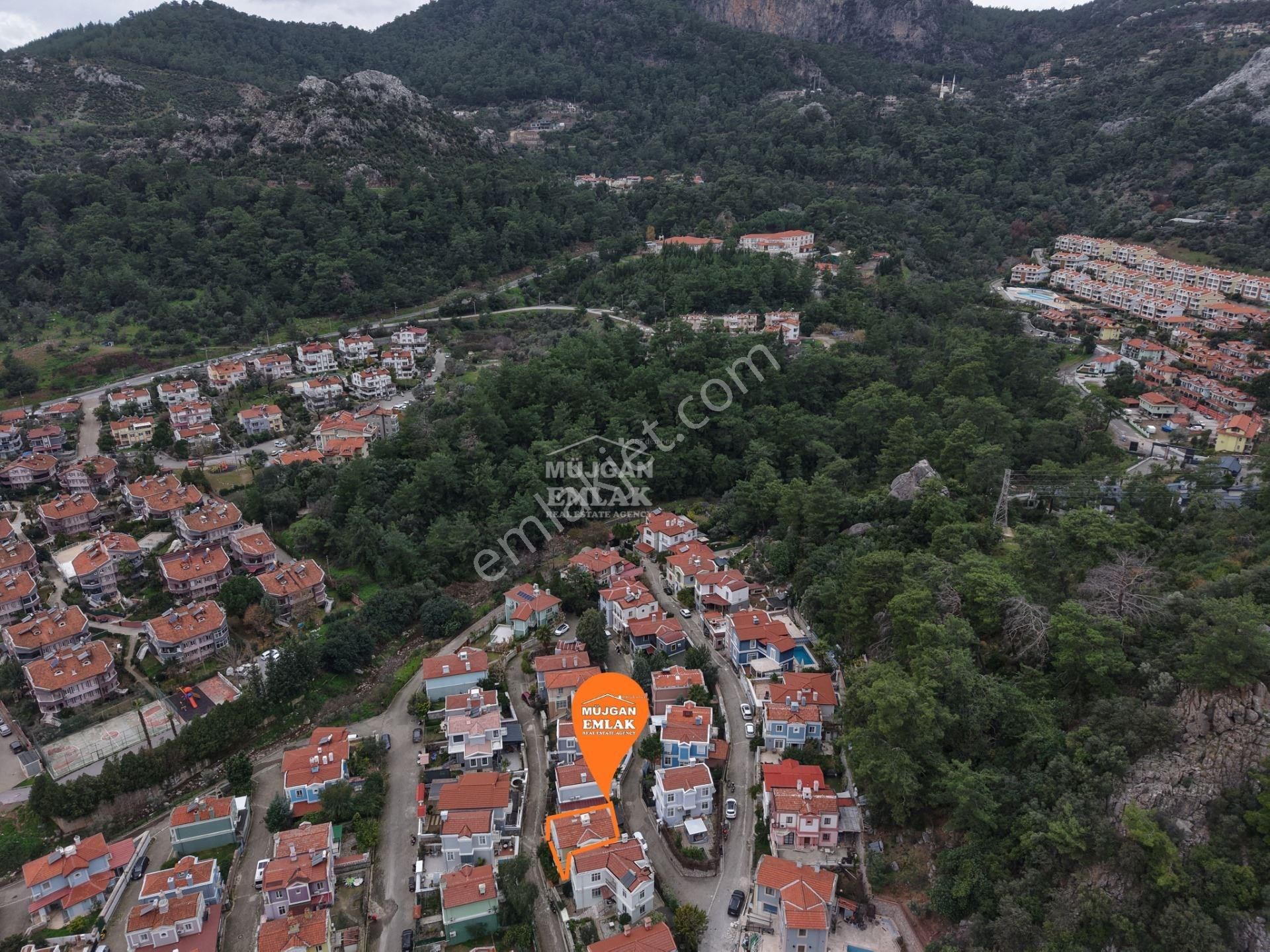 Müjgan Emlaktan Beldibinde Site İçinde Müstakil 3 Katlı Villa - Görsel 2