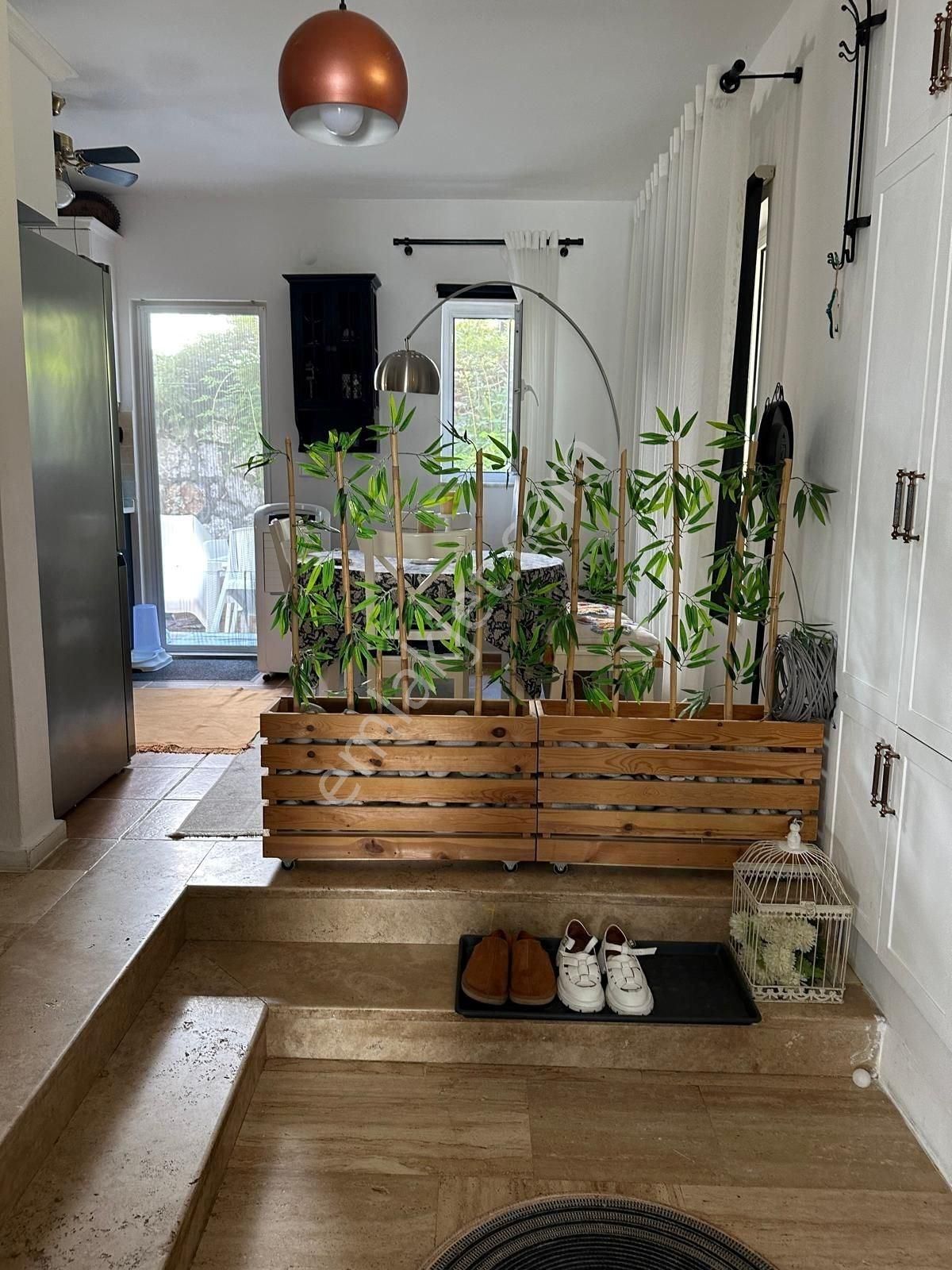 Müjgan Emlaktan Beldibinde Site İçinde Müstakil 3 Katlı Villa - Görsel 16