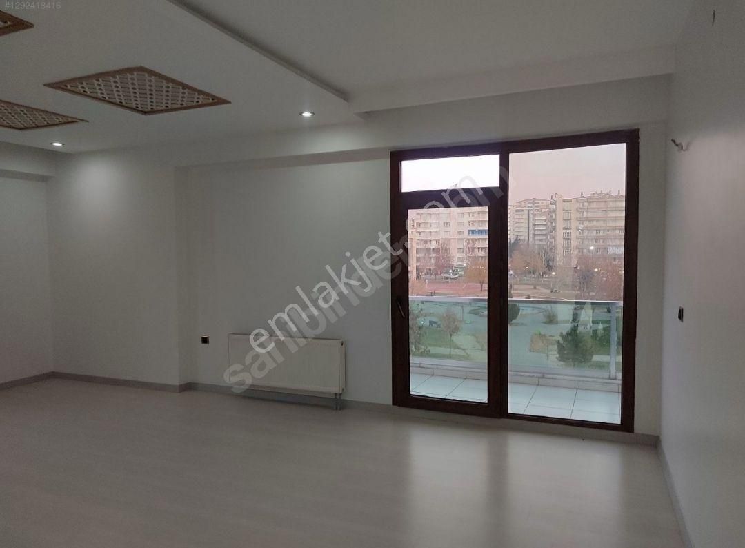 75 De De Satılık Lüks Daire 3 Artı 1 Kapalı Havuzlu - Görsel 3