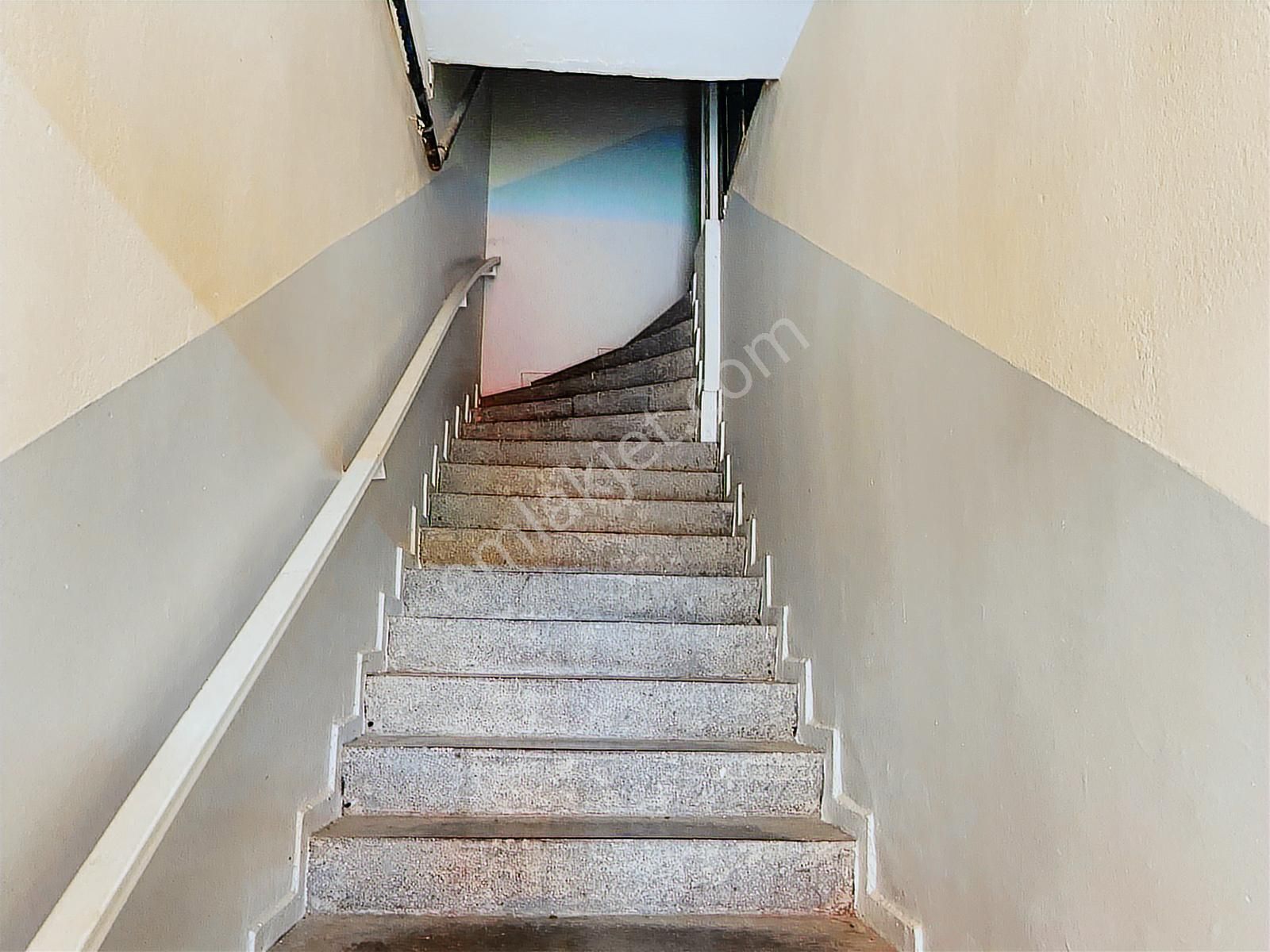 İzmir Karşıyaka Tuna Mh Arabacılar Sokak Satılık 2+1 Daire Cb Ph - Görsel 14