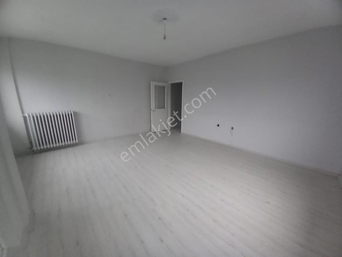 Yaşar Kemal Caddesi Bağımsız Masrafsız Cadde Cephe 3+1 Daire - Görsel 8