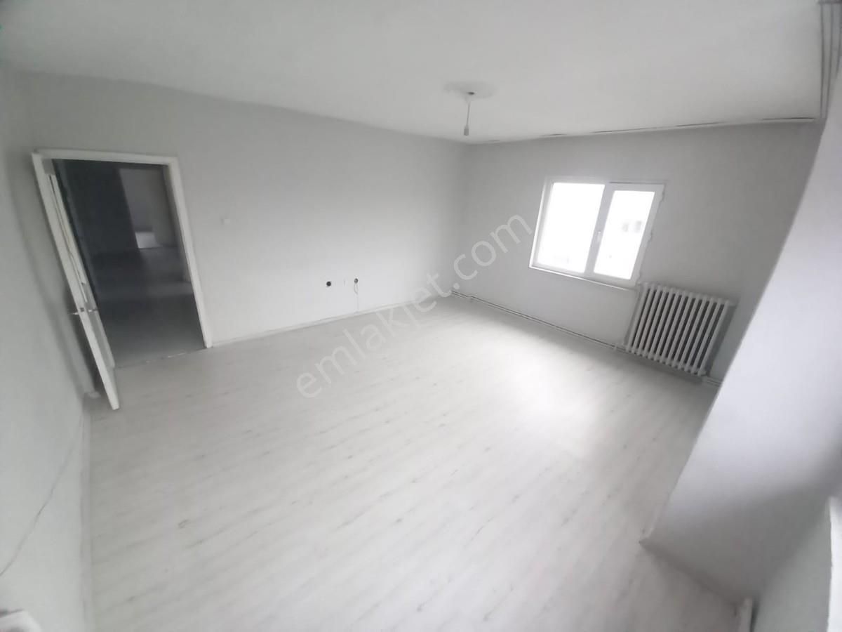 Yaşar Kemal Caddesi Bağımsız Masrafsız Cadde Cephe 3+1 Daire - Görsel 13