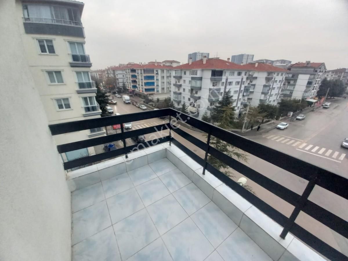 Yaşar Kemal Caddesi Bağımsız Masrafsız Cadde Cephe 3+1 Daire - Görsel 25
