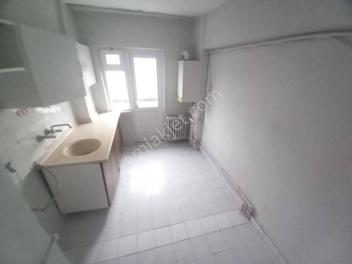 Yaşar Kemal Caddesi Bağımsız Masrafsız Cadde Cephe 3+1 Daire - Görsel 3