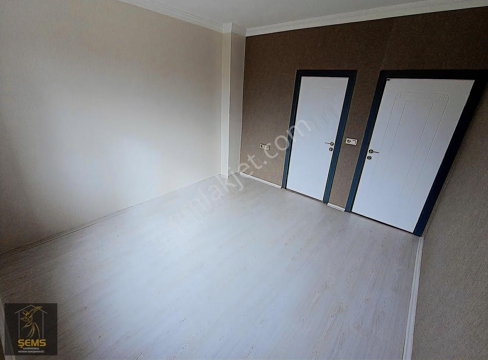 Fetih Caddesinde Arakat İskanlı Lüks 3+1 Masrafsız Boş Daire - Görsel 13