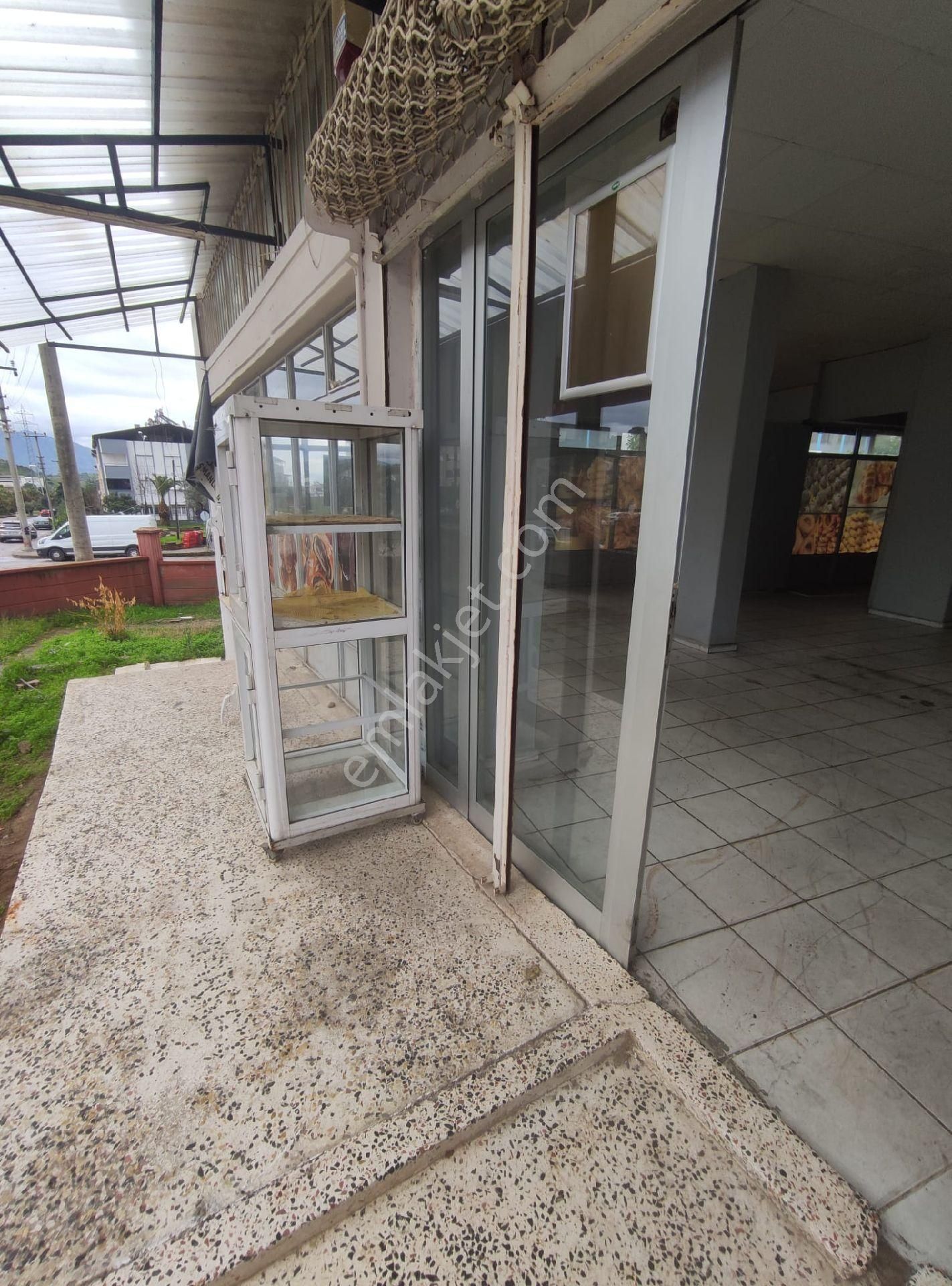 Pınarbaşı Mah. 100 M2 Köşe Başı Kiralik Dükkan - Görsel 3