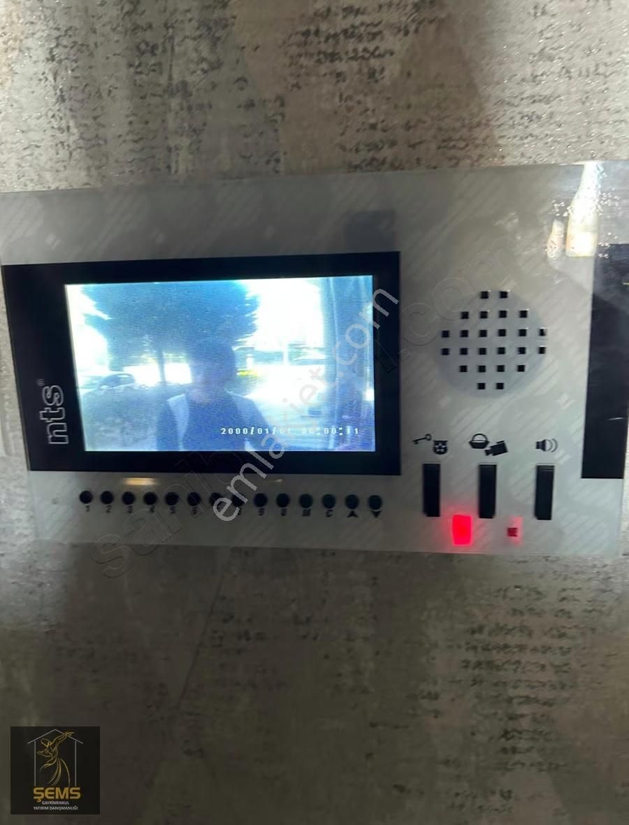 Eminevime Uygun Jandarma Karşısı Kapalı Otoparklı Fetih Cad Üze - Görsel 2