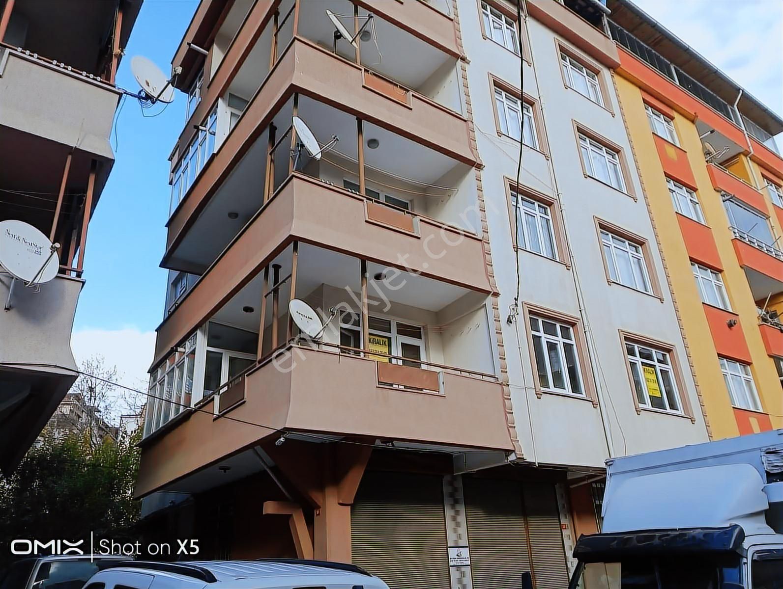 Pendik Çamçeşme Mahallesi'nde Kiralık 120m2 Kombili 3+1 Daire