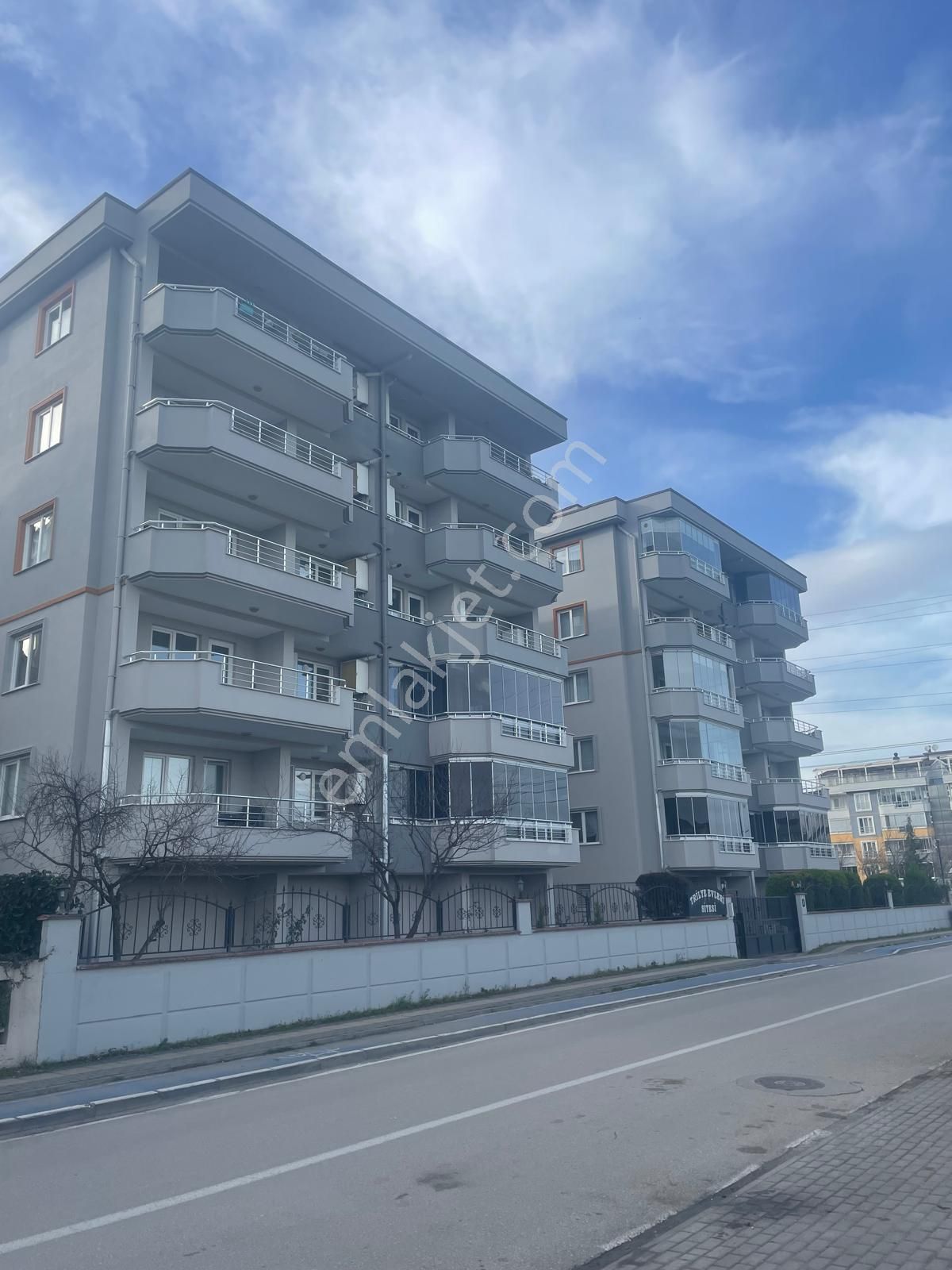 Altınşehir'de Metro Yakınında Arakat Kiralık 3+1 - Görsel 14