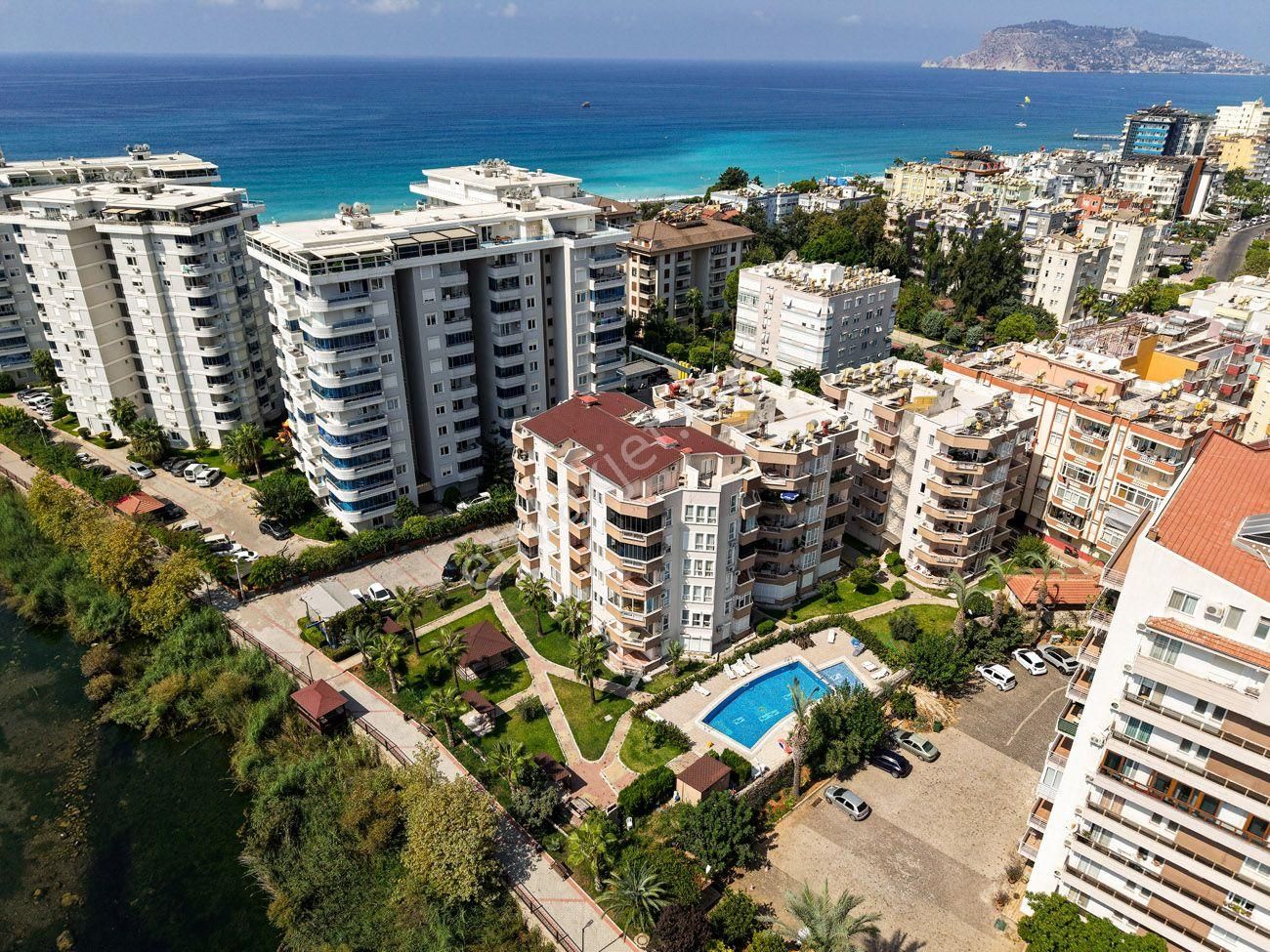 Alanya Tosmur | Denize 100 M • Eşyalı • 2+1 Daire