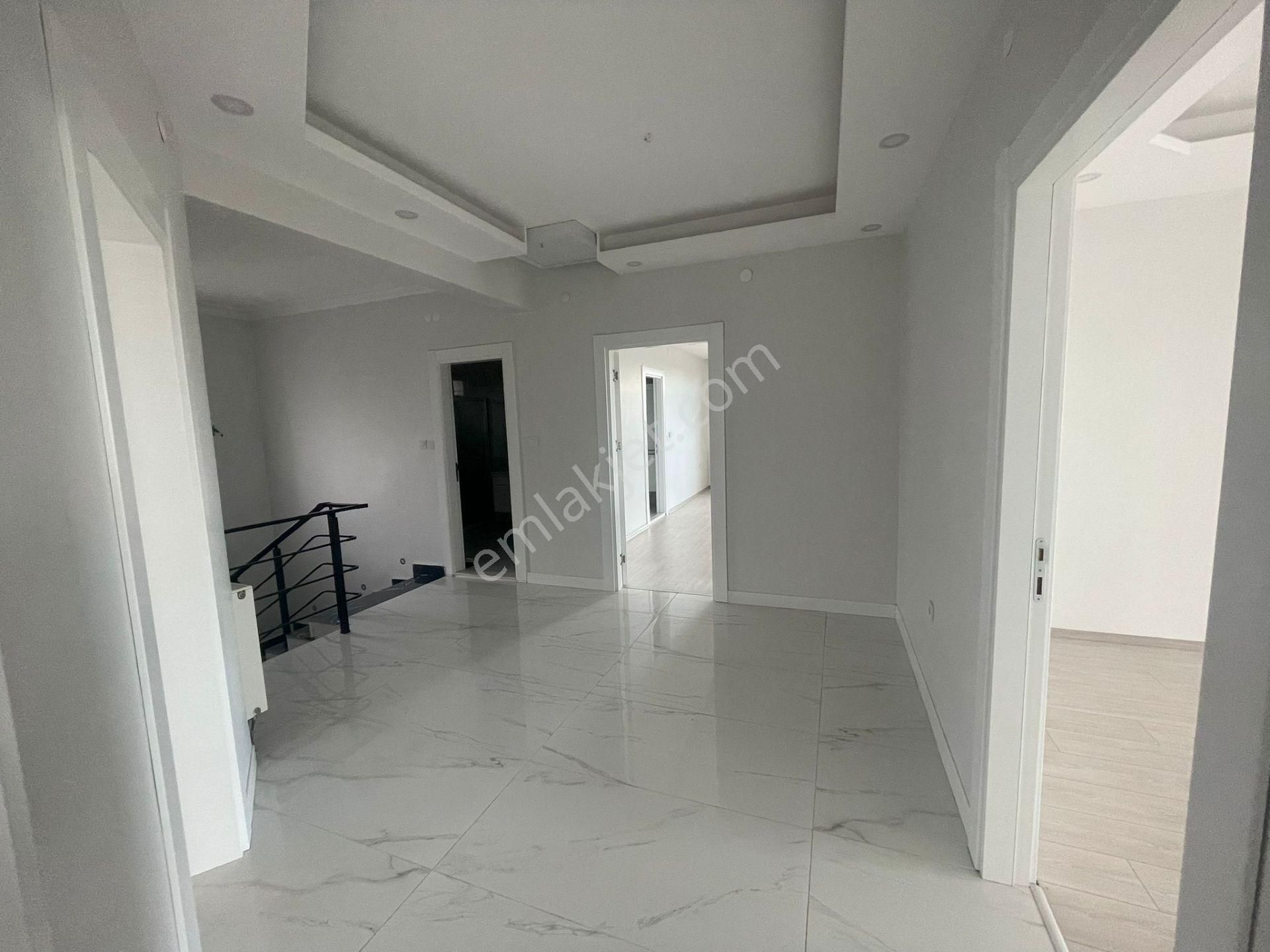 Silvan Yolu Üzeri Bahçeşehir Sitesinde Kiralık Dubleks Villa - Görsel 4