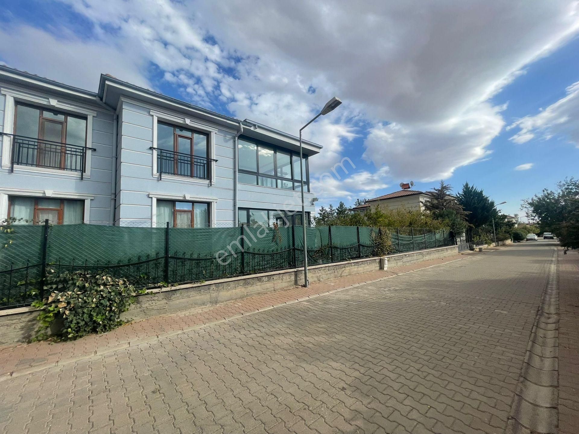 Silvan Yolu Üzeri Bahçeşehir Sitesinde Kiralık Dubleks Villa - Görsel 2