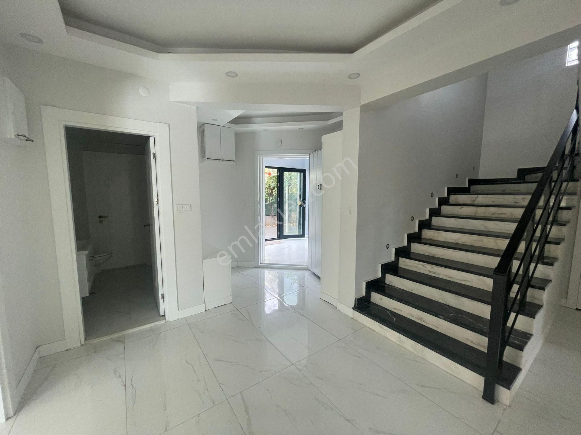 Silvan Yolu Üzeri Bahçeşehir Sitesinde Kiralık Dubleks Villa - Görsel 8