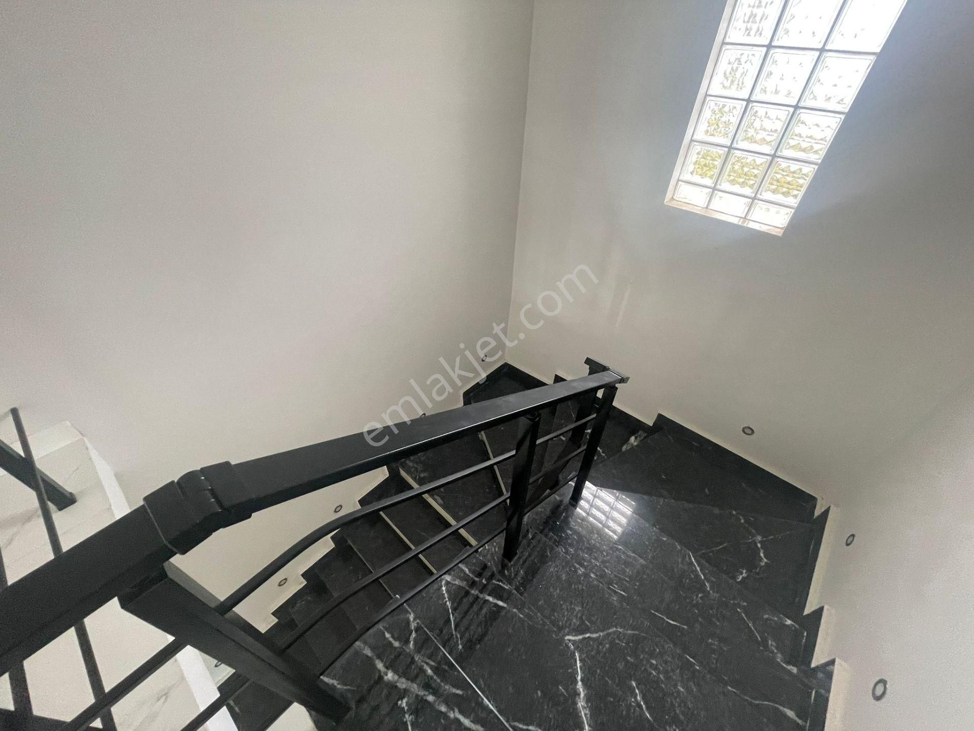 Silvan Yolu Üzeri Bahçeşehir Sitesinde Kiralık Dubleks Villa - Görsel 16