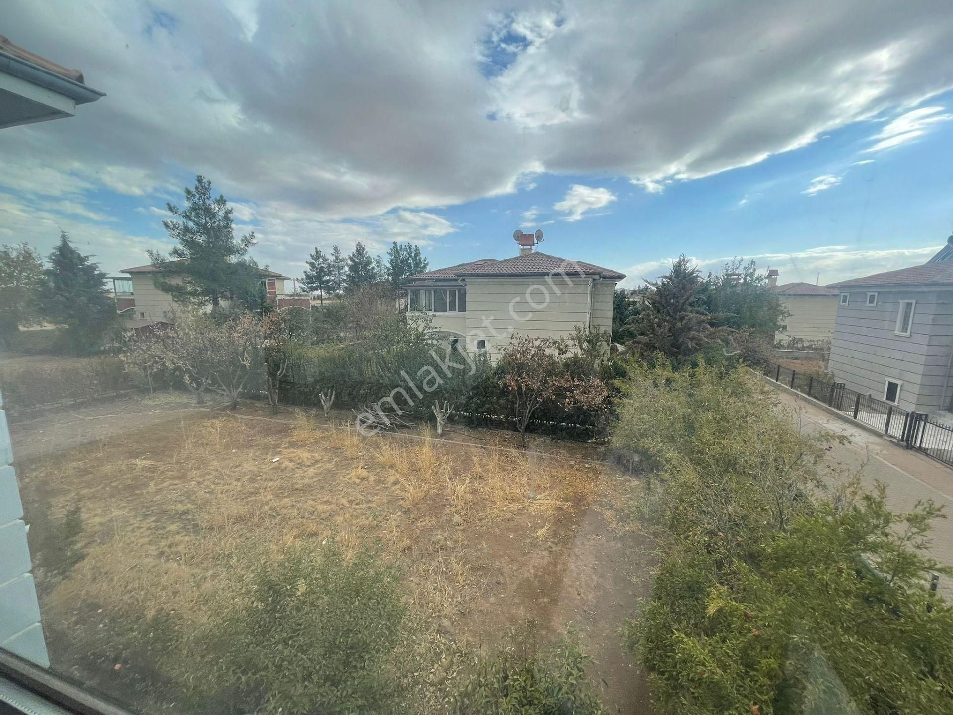 Silvan Yolu Üzeri Bahçeşehir Sitesinde Kiralık Dubleks Villa - Görsel 28