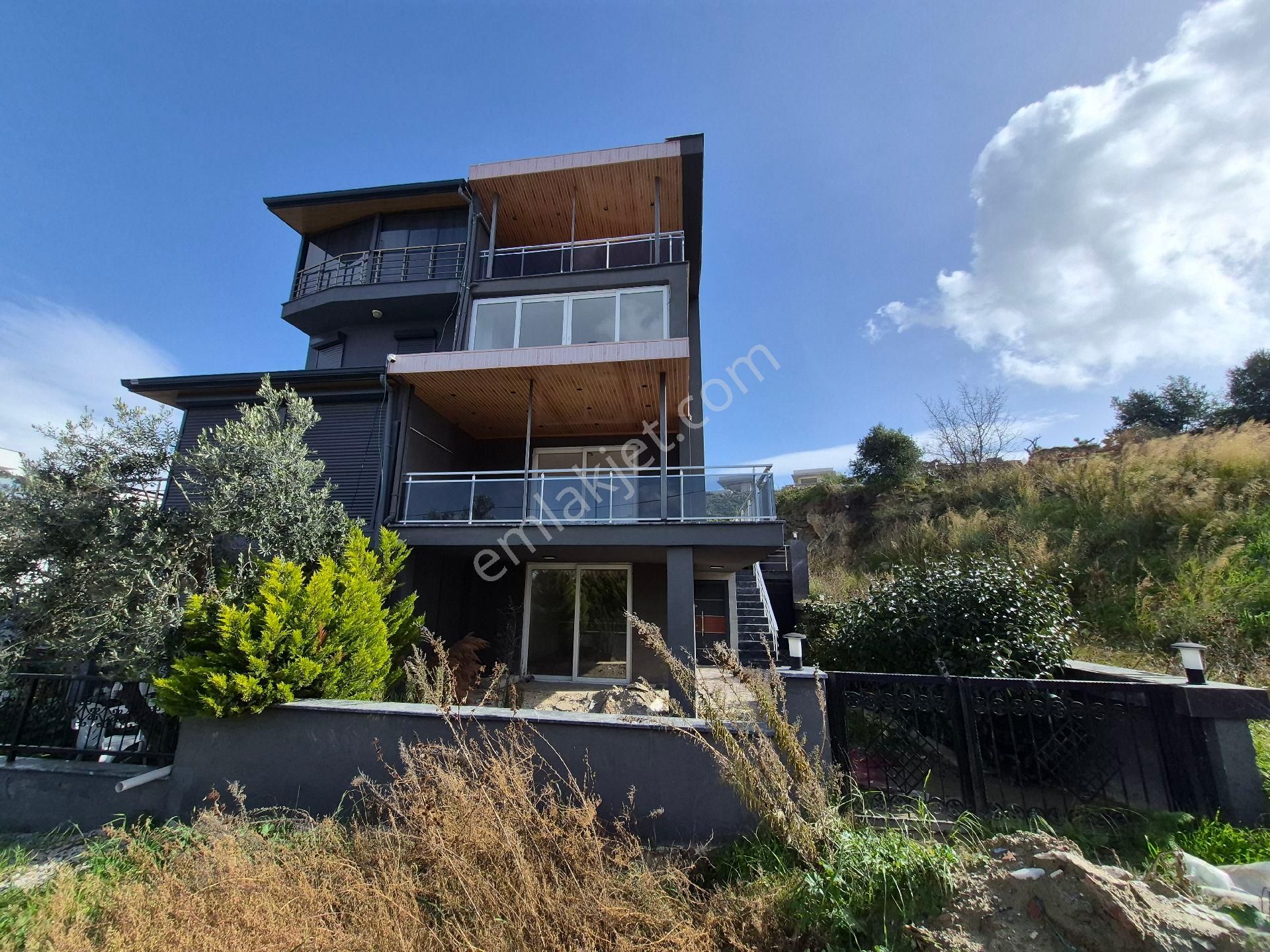 Kuşadası Soğucakta Fulk Manzaralı Özel Havuzlu 5+2 Villa - Görsel 2