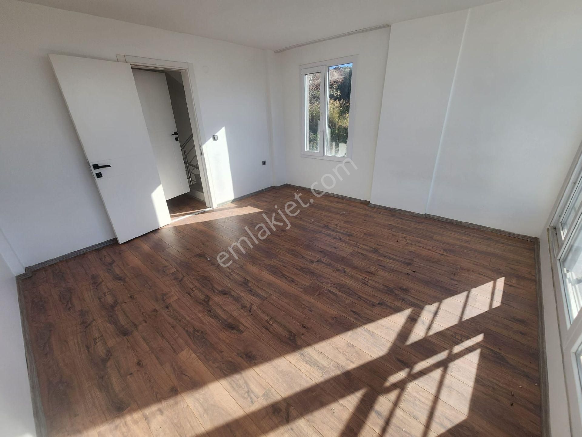 Kuşadası Soğucakta Fulk Manzaralı Özel Havuzlu 5+2 Villa - Görsel 12