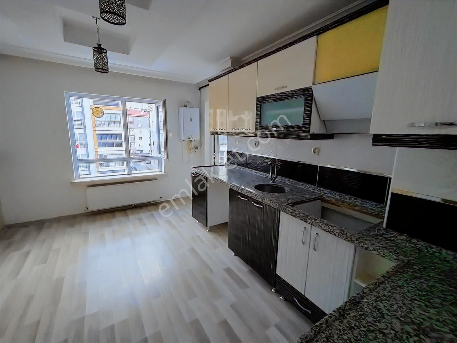 Feridun Çelik'de Full Yapılı Ebevyn Banyolu Geniş Kiralık Daire - Görsel 10