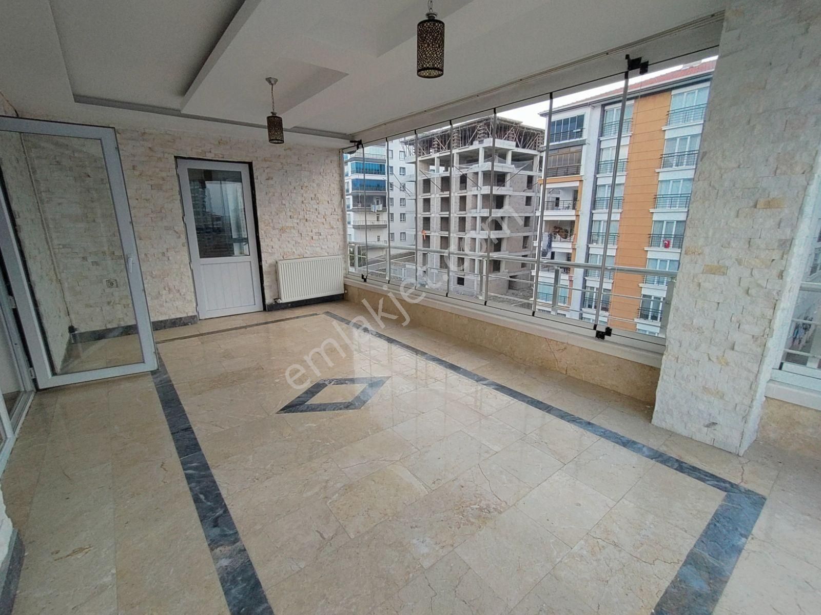 Feridun Çelik'de Full Yapılı Ebevyn Banyolu Geniş Kiralık Daire - Görsel 14